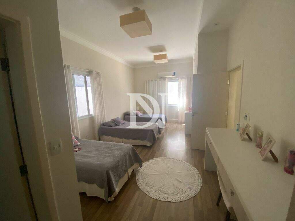 Casa em condomínio à venda no Jardim Theodora: 