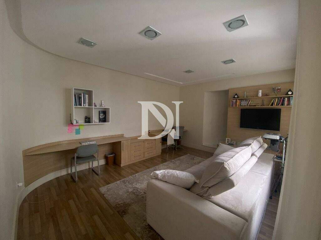 Casa em condomínio à venda no Jardim Theodora: 