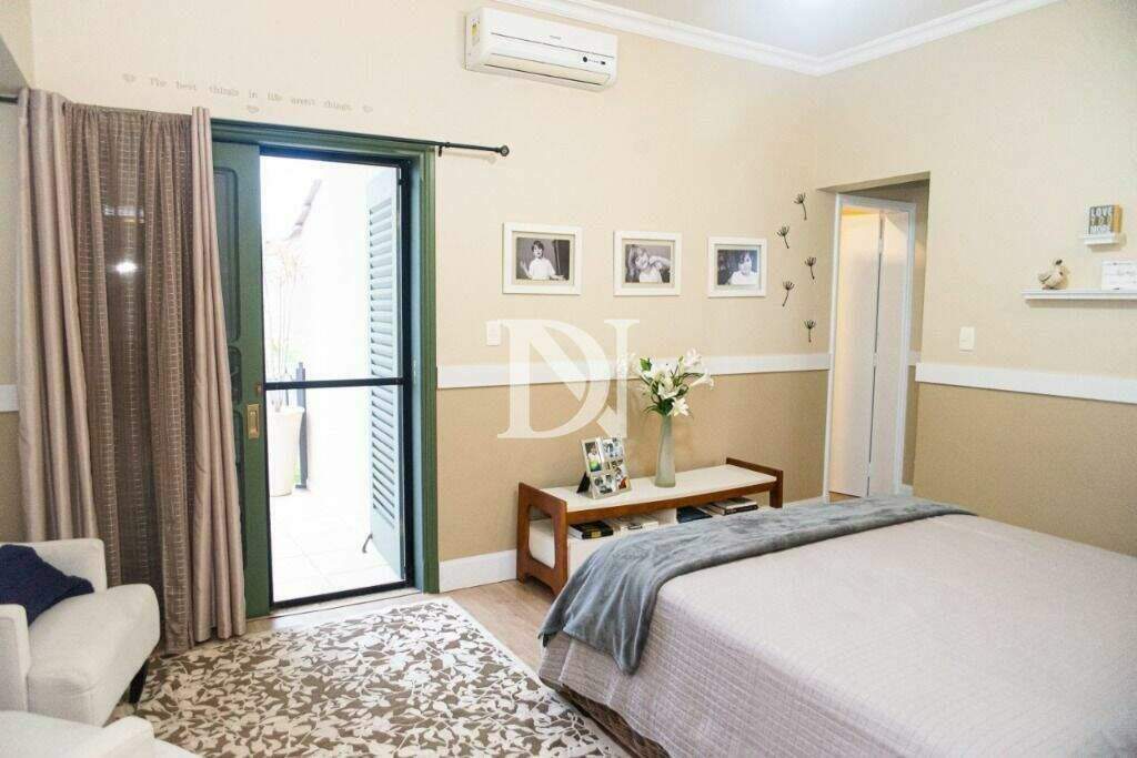 Casa em condomínio à venda no Condomínio Village Castelo: 