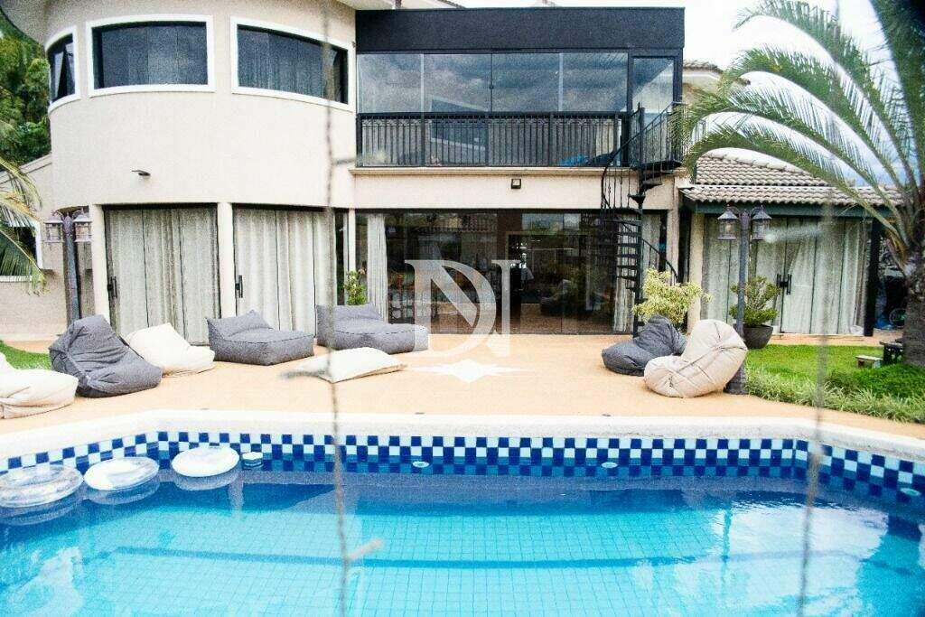Casa em condomínio à venda no Condomínio Village Castelo: 