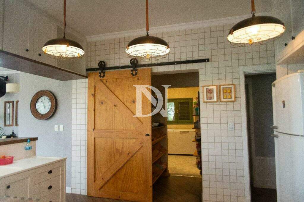 Casa em condomínio à venda no Condomínio Village Castelo: 