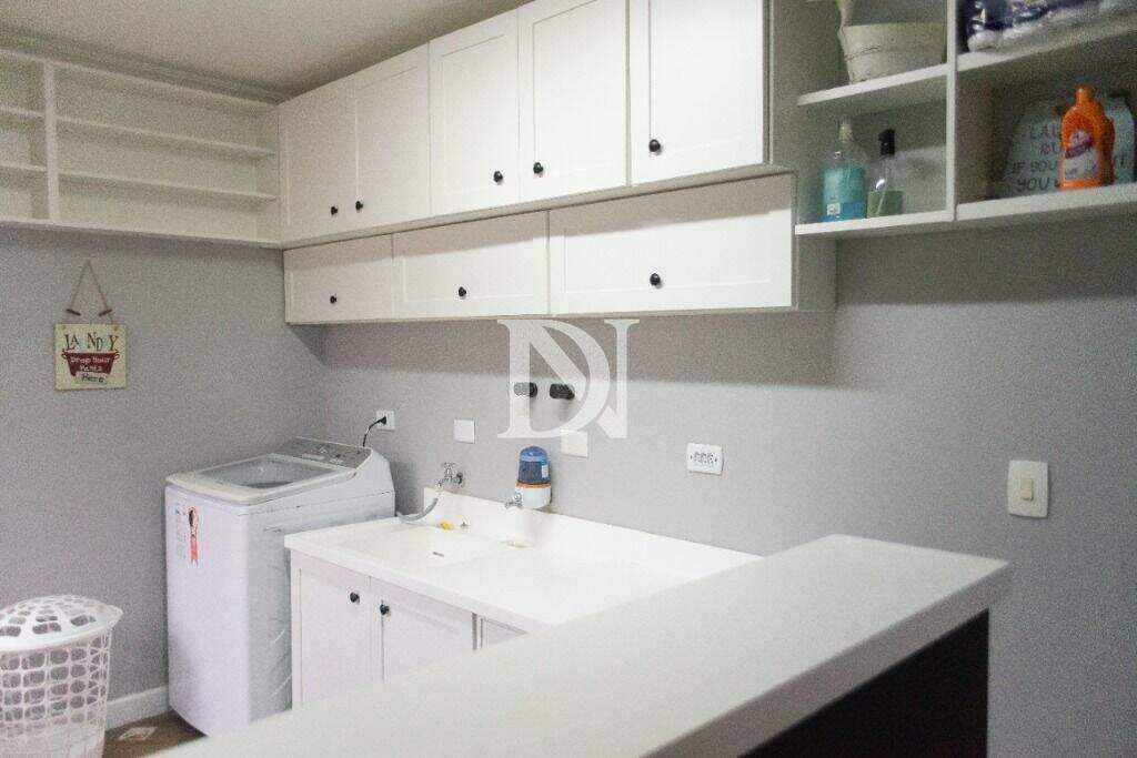 Casa em condomínio à venda no Condomínio Village Castelo: 