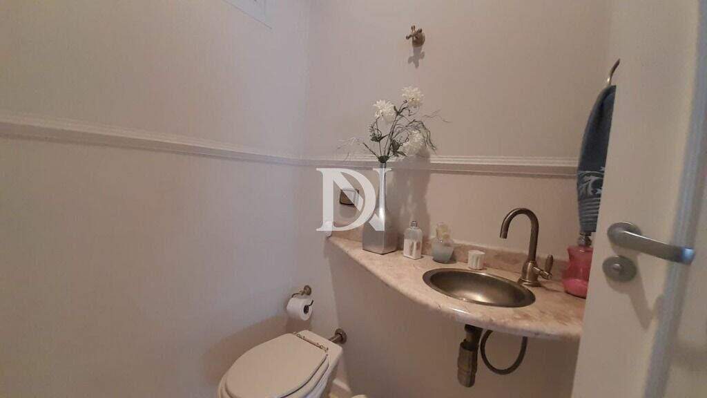 Casa em condomínio à venda no Condomínio Jardim Theodora: 