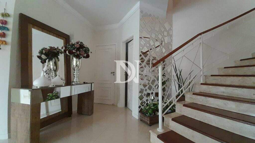 Casa em condomínio à venda no Condomínio Jardim Theodora: 