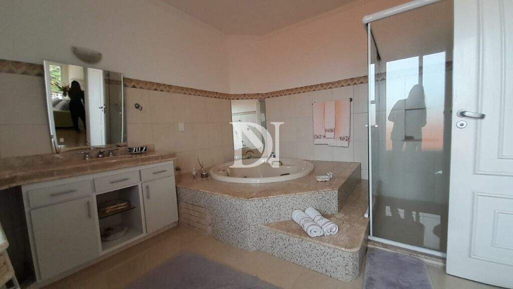 Casa em condomínio à venda no Condomínio Jardim Theodora: 