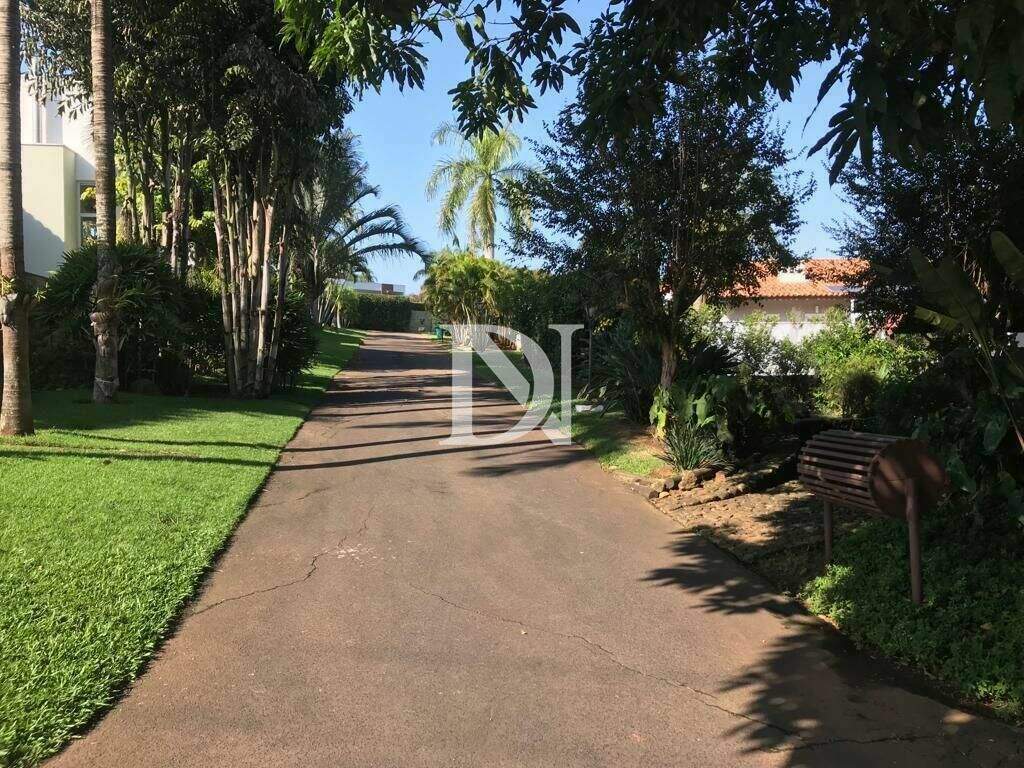 Terreno em condomínio à venda no Condomínio Jardim Theodora: 