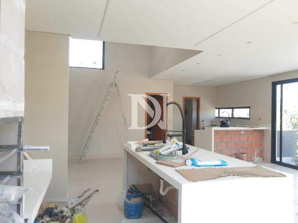Casa em condomínio à venda no Jardim São José: 