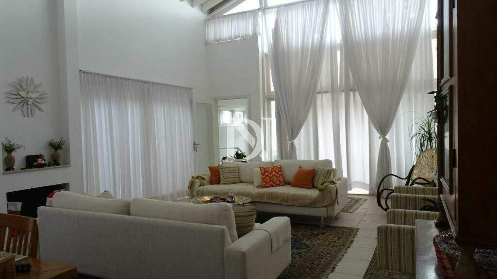 Casa em condomínio à venda no Condomínio Campos de Santo Antônio: 