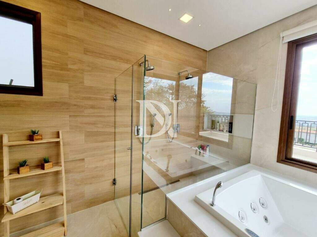 Casa em condomínio à venda no Condomínio Fazenda Kurumin: 