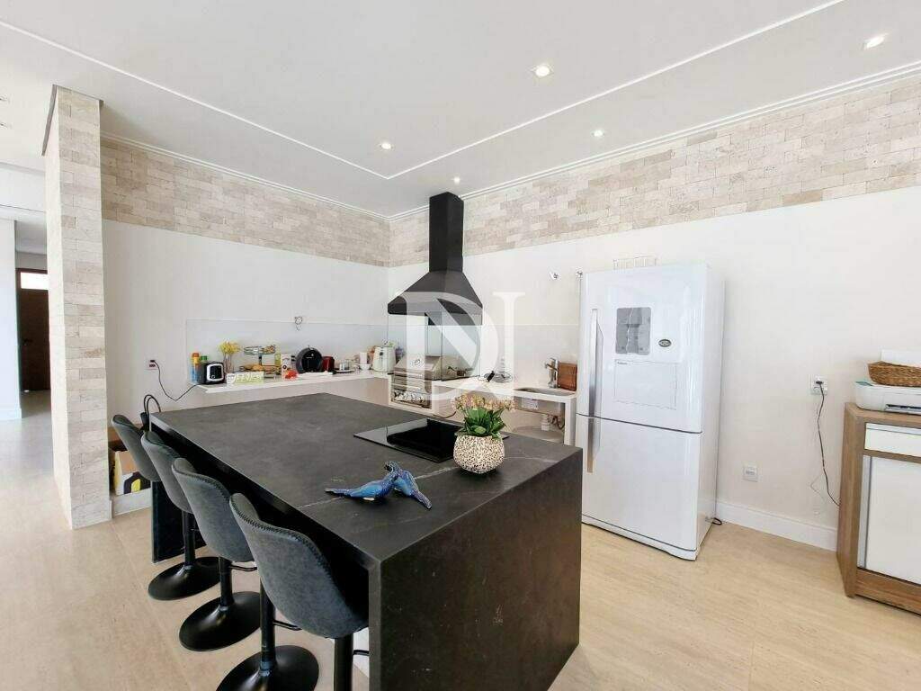 Casa em condomínio à venda no Condomínio Fazenda Kurumin: 