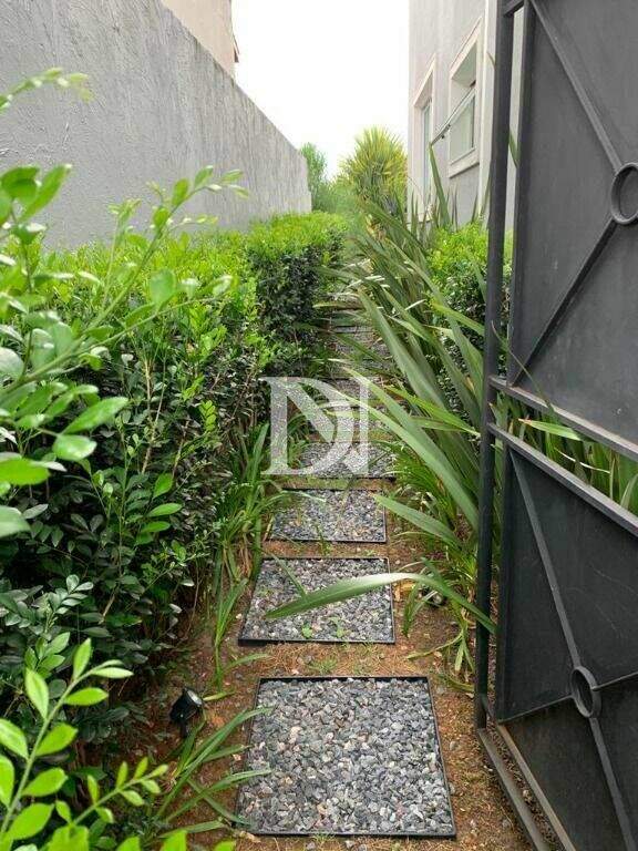 Casa em condomínio à venda no Condomínio Jardim Theodora: 