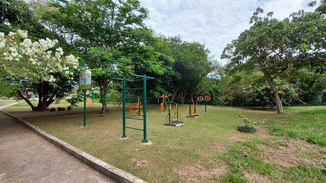 Terreno em condomínio à venda no Condomínio Village Castelo: 