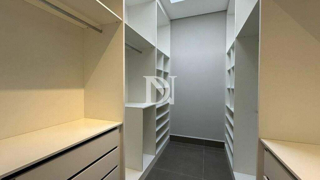 Casa em condomínio à venda no Jardim Buru: 