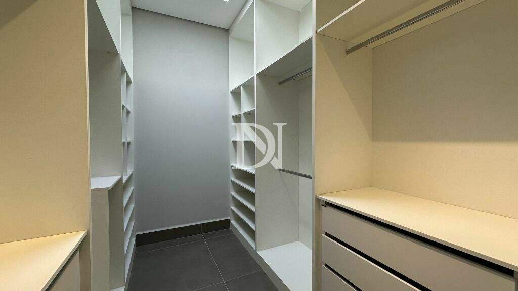 Casa em condomínio à venda no Jardim Buru: 