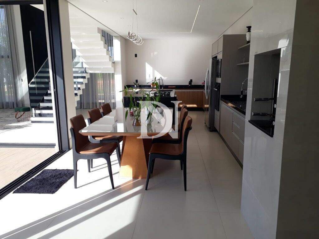 Casa em condomínio à venda no Jardim Buru: 