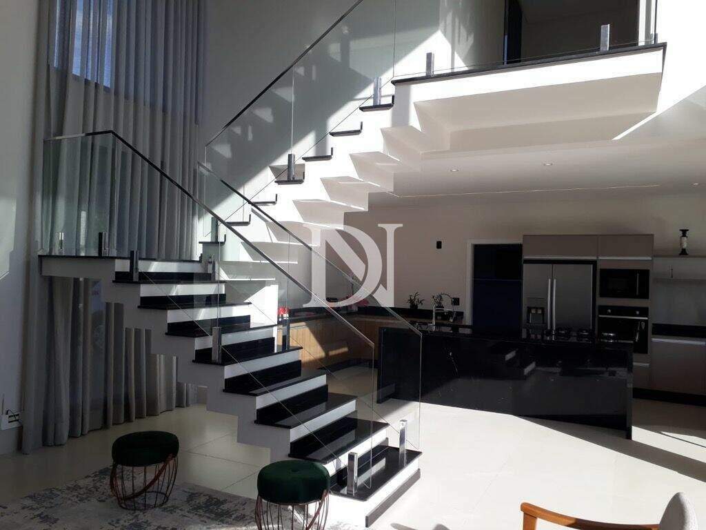 Casa em condomínio à venda no Jardim Buru: 
