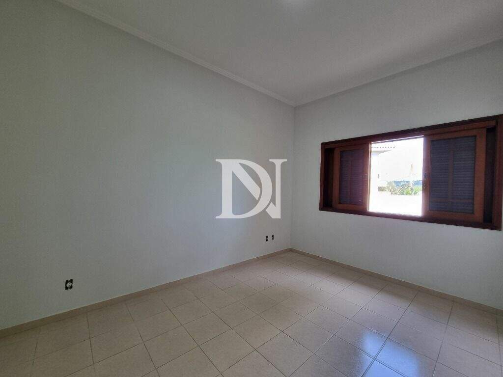 Casa em condomínio à venda no Condomínio Village Castelo: 