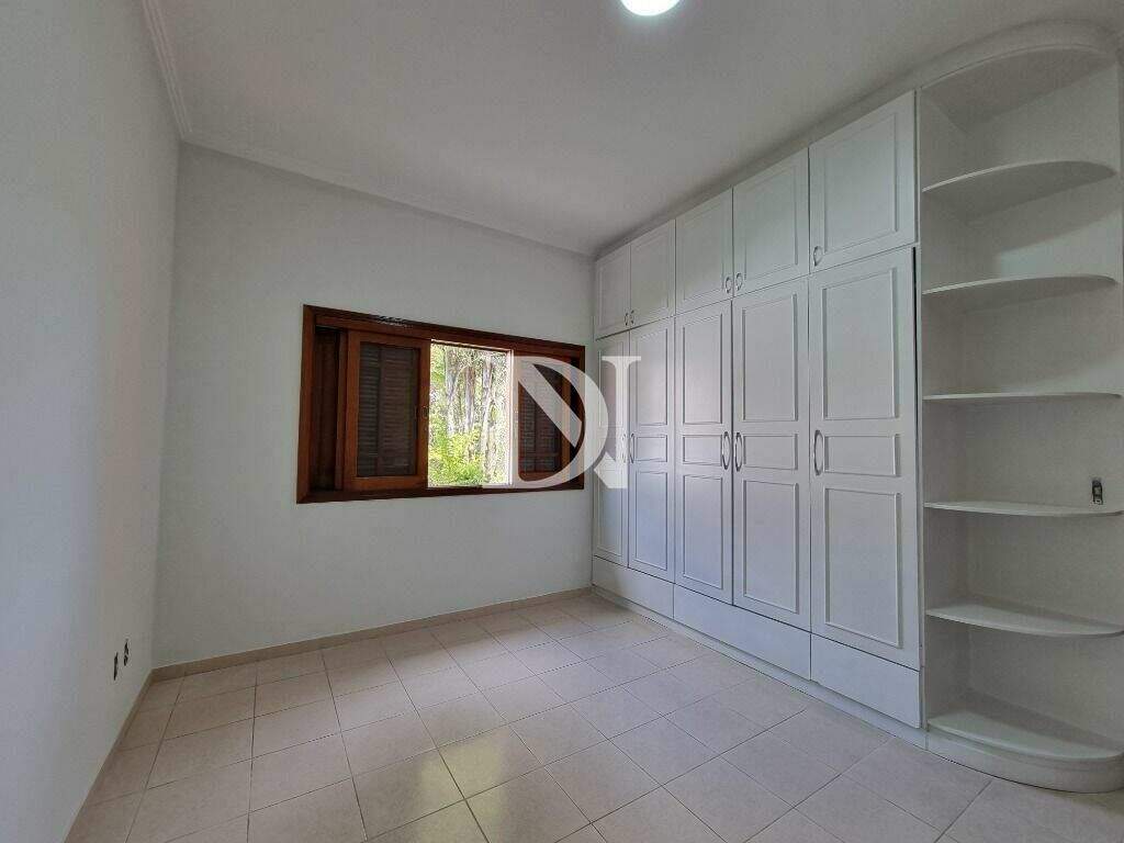 Casa em condomínio à venda no Condomínio Village Castelo: 
