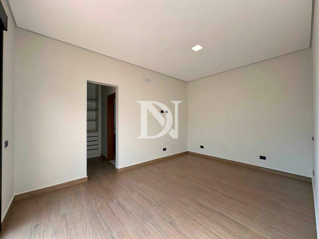 Casa em condomínio à venda no Jardim Buru: 