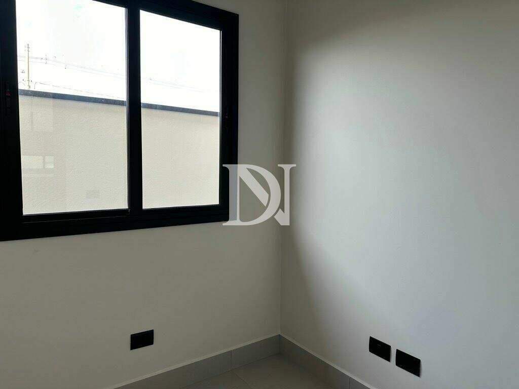 Casa em condomínio à venda no Jardim Buru: 