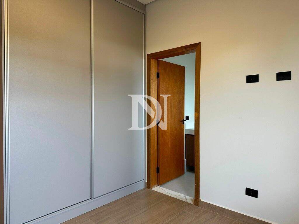 Casa em condomínio à venda no Jardim Buru: 