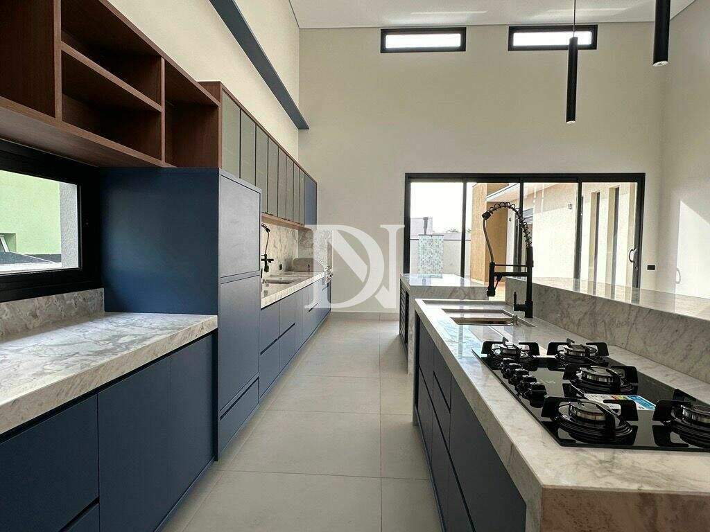 Casa em condomínio à venda no Jardim Buru: 