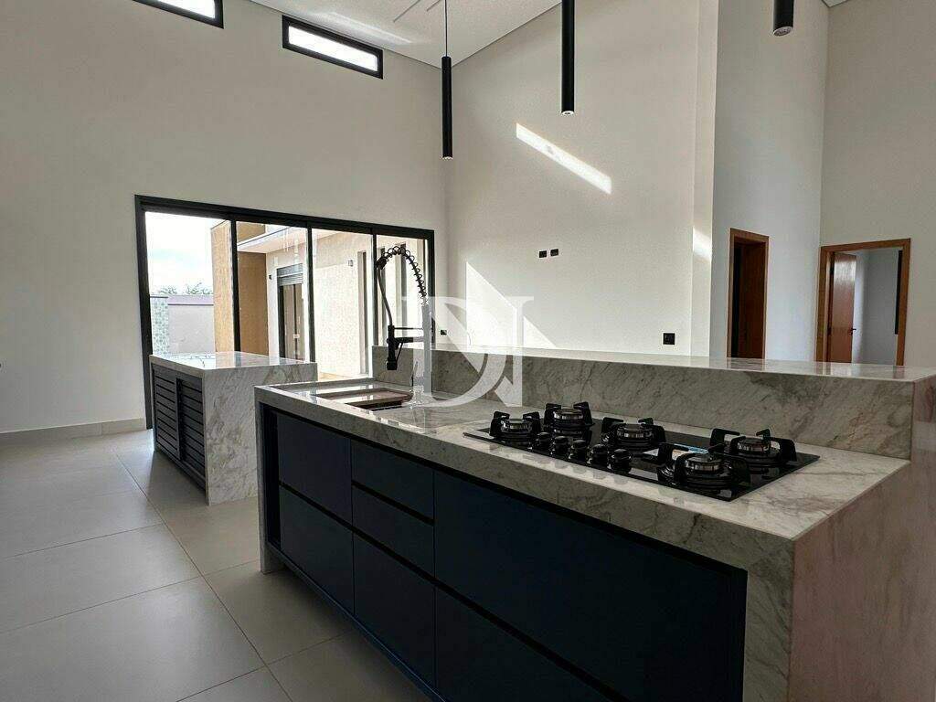 Casa em condomínio à venda no Jardim Buru: 