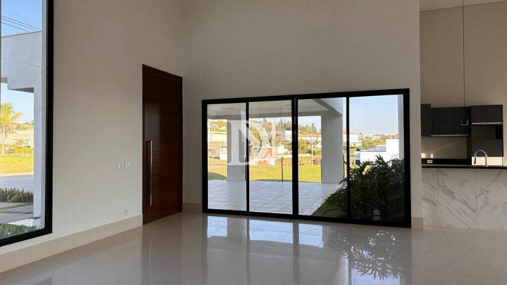 Casa em condomínio à venda no Condomínio Fazenda Kurumin: 