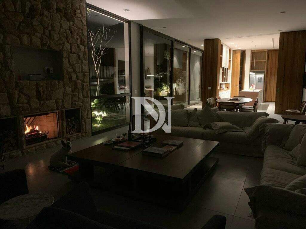 Casa em condomínio à venda no Condomínio Terras de São José II: 