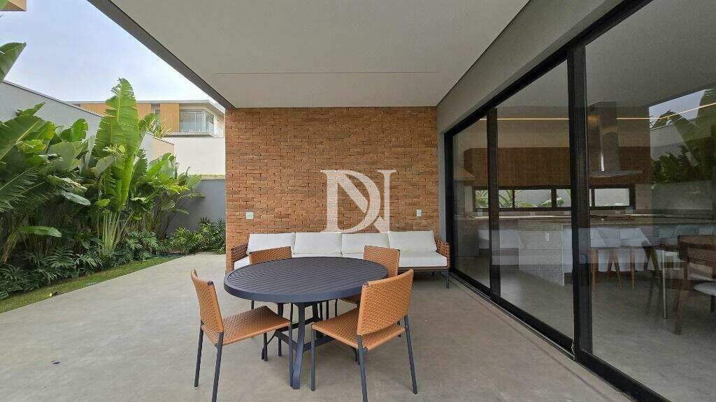 Casa em condomínio à venda no Condomínio Villas do Golfe: 
