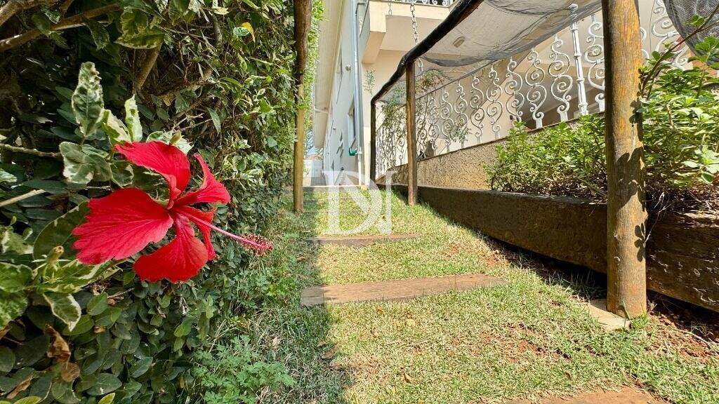 Casa em condomínio à venda no Condomínio Campos de Santo Antônio: 
