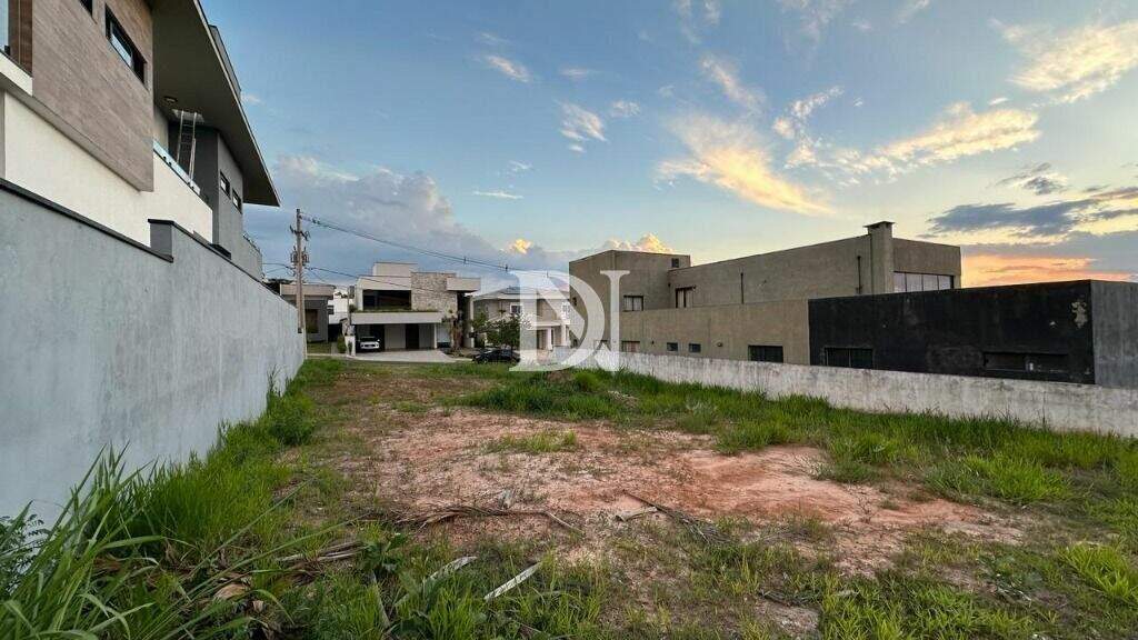 Terreno em condomínio à venda no Jardim Buru: 