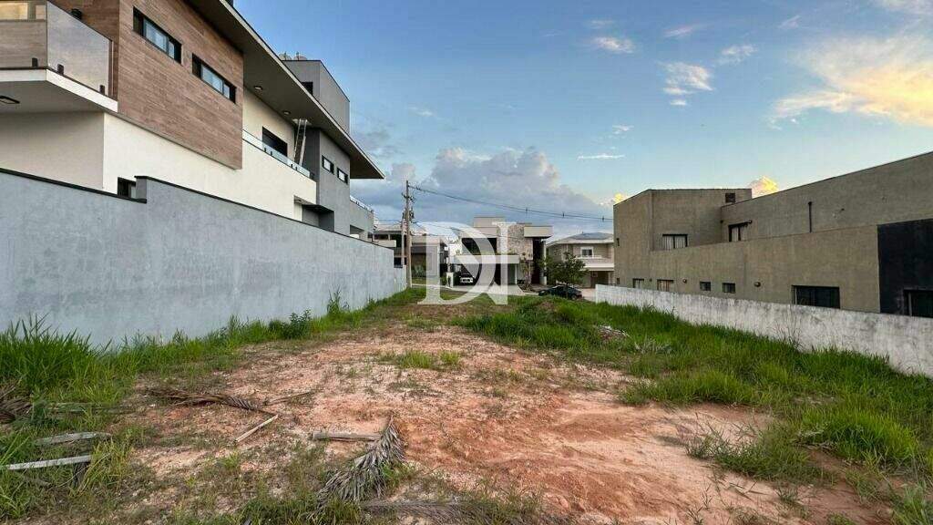 Terreno em condomínio à venda no Jardim Buru: 