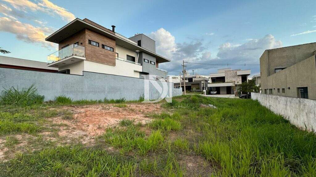 Terreno em condomínio à venda no Jardim Buru: 