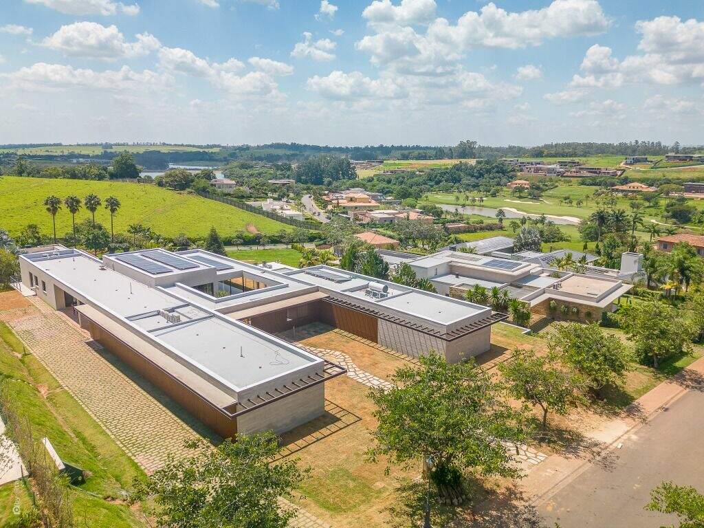 Casa em condomínio à venda no Fazenda da Grama: 