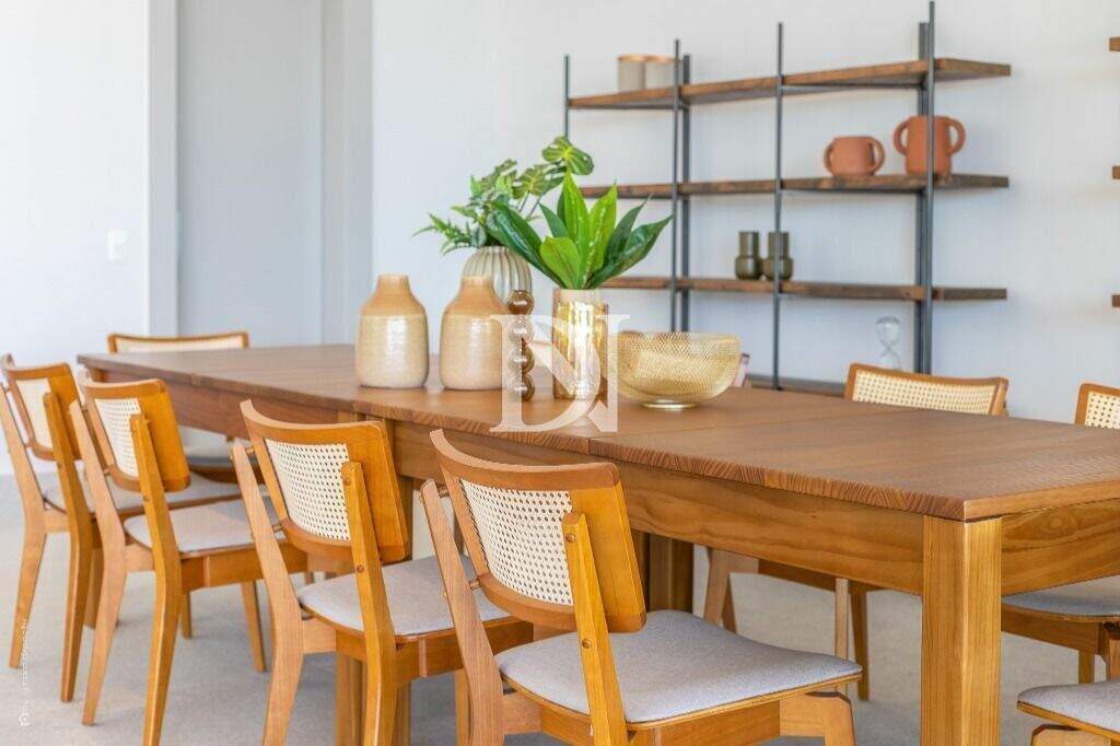 Casa em condomínio à venda no Fazenda da Grama: 