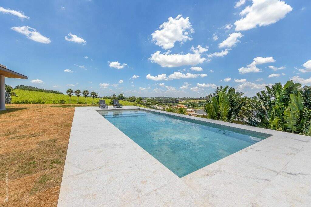 Casa em condomínio à venda no Fazenda da Grama: 