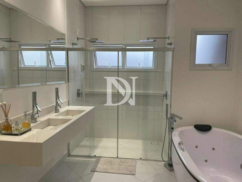 Casa em condomínio à venda no Portal dos Bandeirantes: 