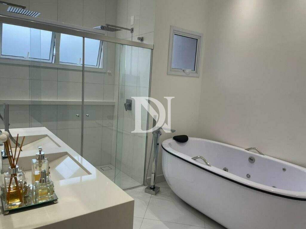 Casa em condomínio à venda no Portal dos Bandeirantes: 