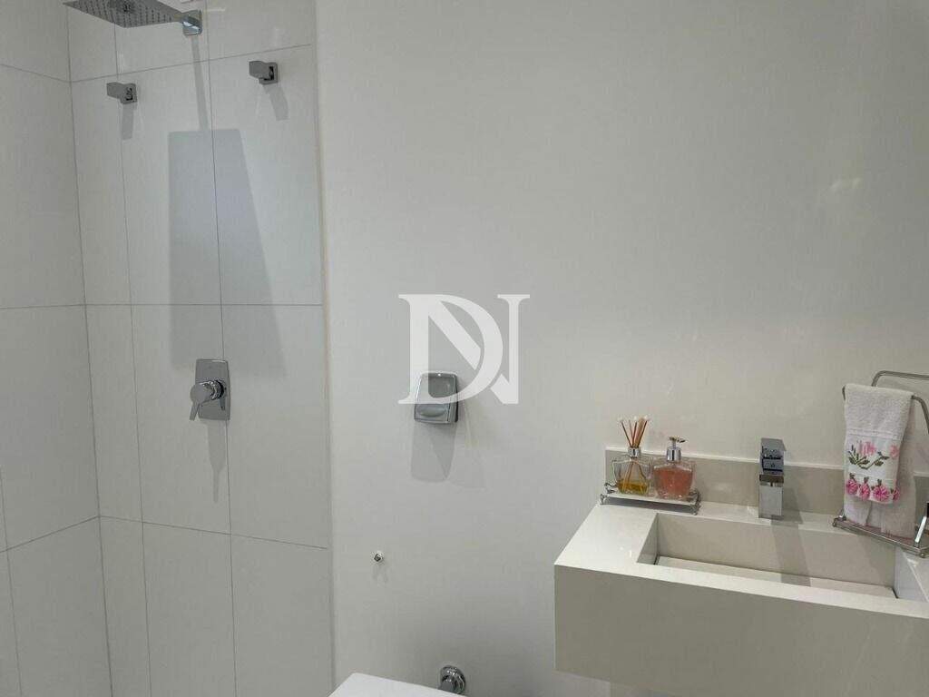 Casa em condomínio à venda no Portal dos Bandeirantes: 