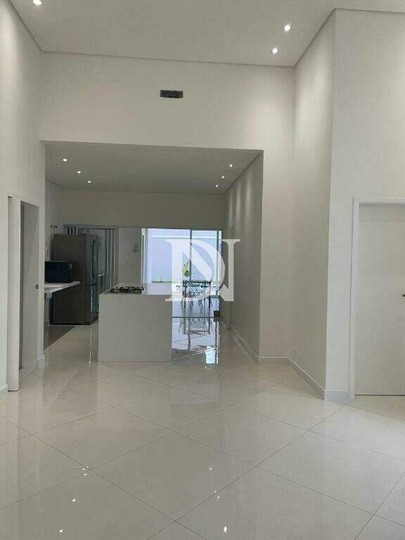 Casa em condomínio à venda no Portal dos Bandeirantes: 