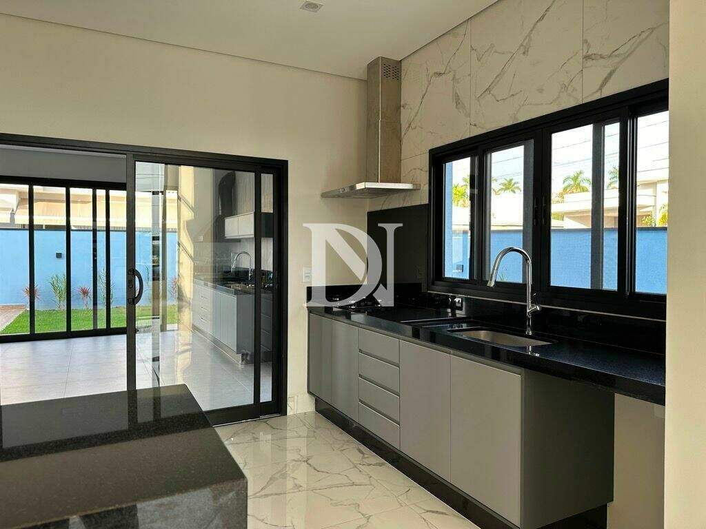 Casa em condomínio à venda no Jardim Buru: 