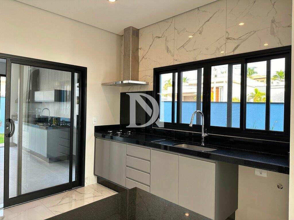 Casa em condomínio à venda no Jardim Buru: 