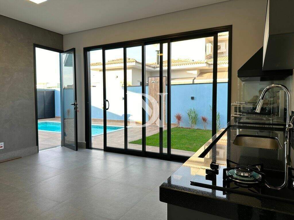 Casa em condomínio à venda no Jardim Buru: 