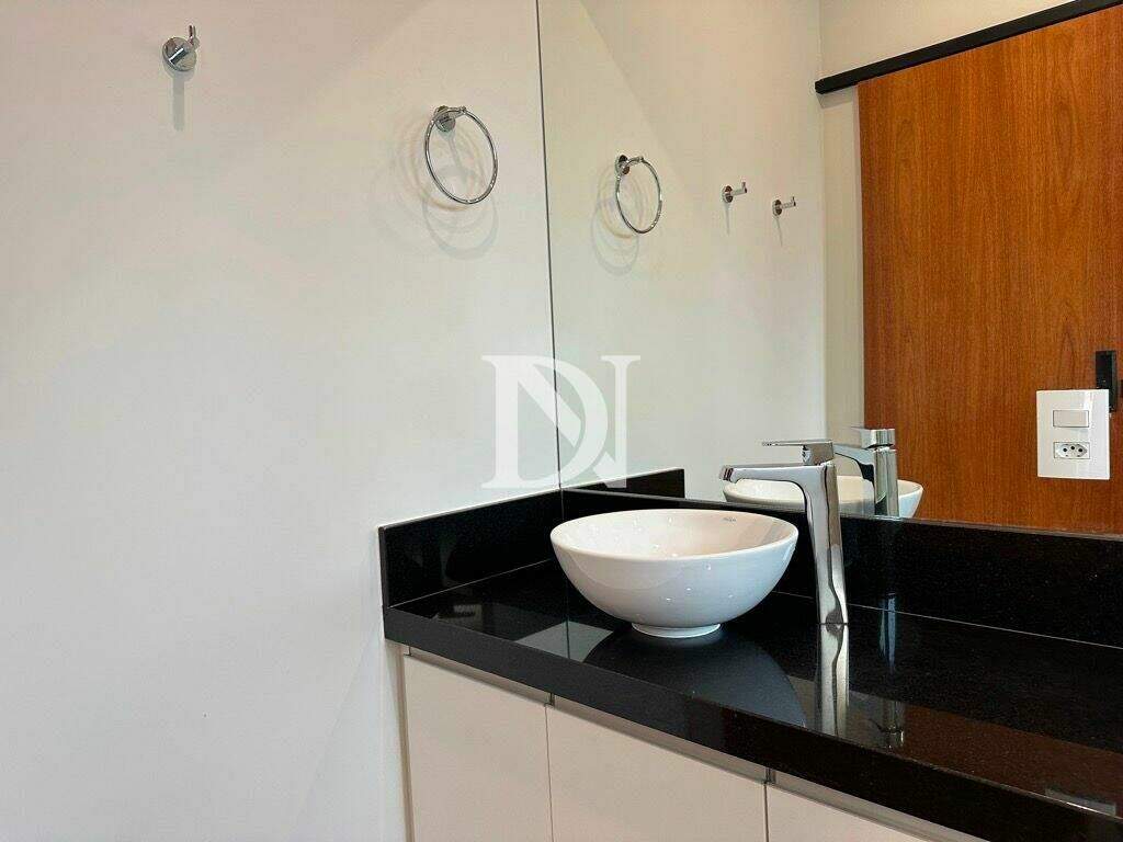 Casa em condomínio à venda no Jardim Buru: 