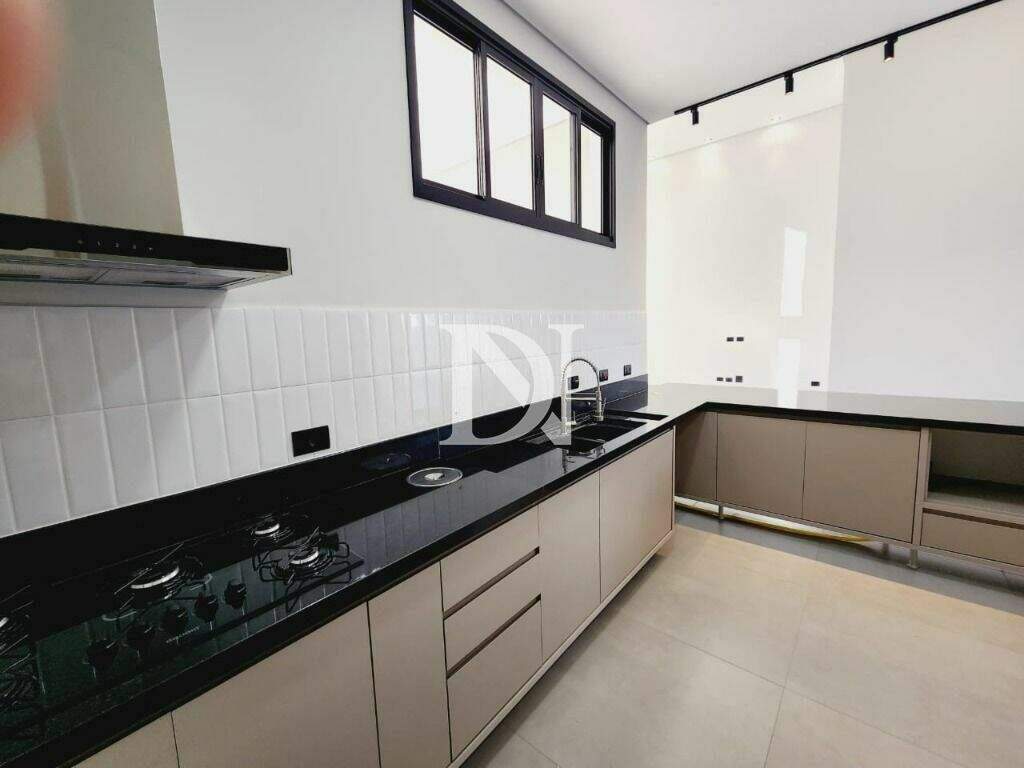 Casa em condomínio à venda no Jardim Buru: 