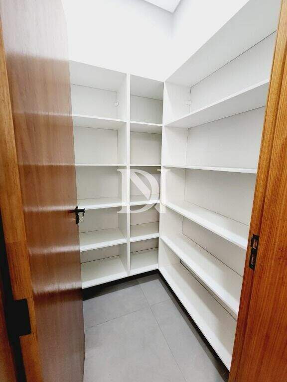 Casa em condomínio à venda no Jardim Buru: 
