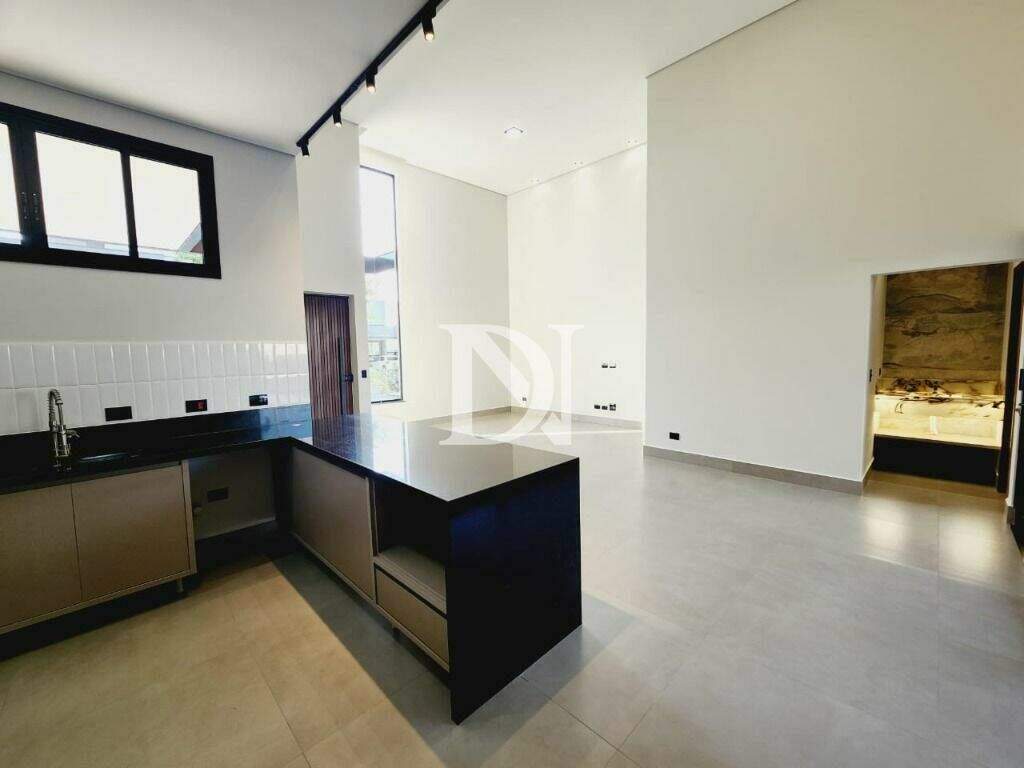 Casa em condomínio à venda no Jardim Buru: 