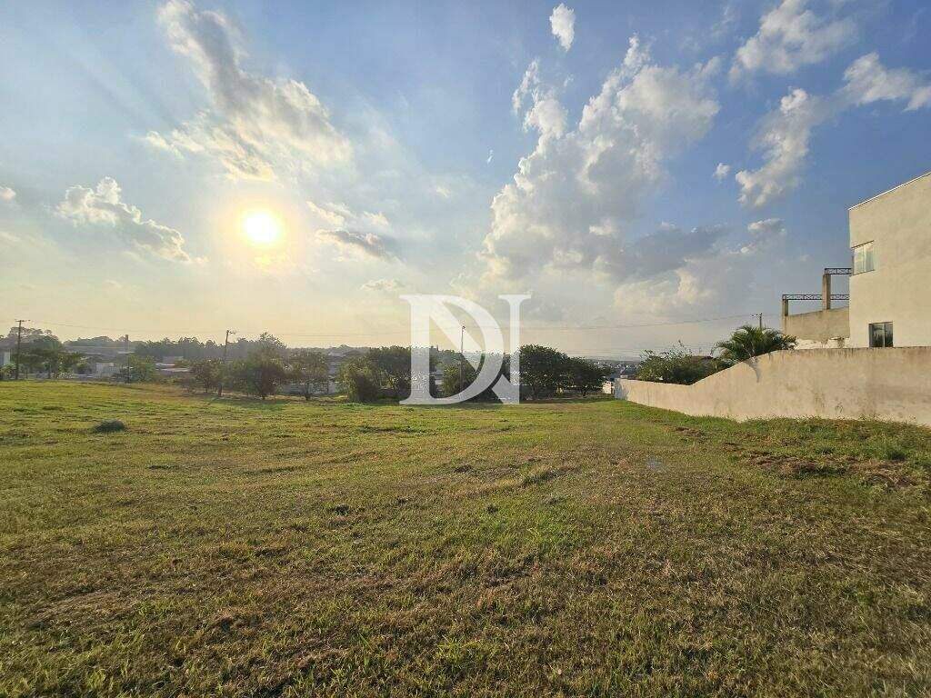 Terreno em condomínio à venda no Condomínio Palmeiras Imperiais: 