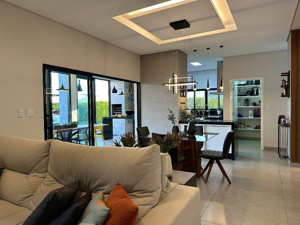 Casa em condomínio à venda no Jardim Buru: 